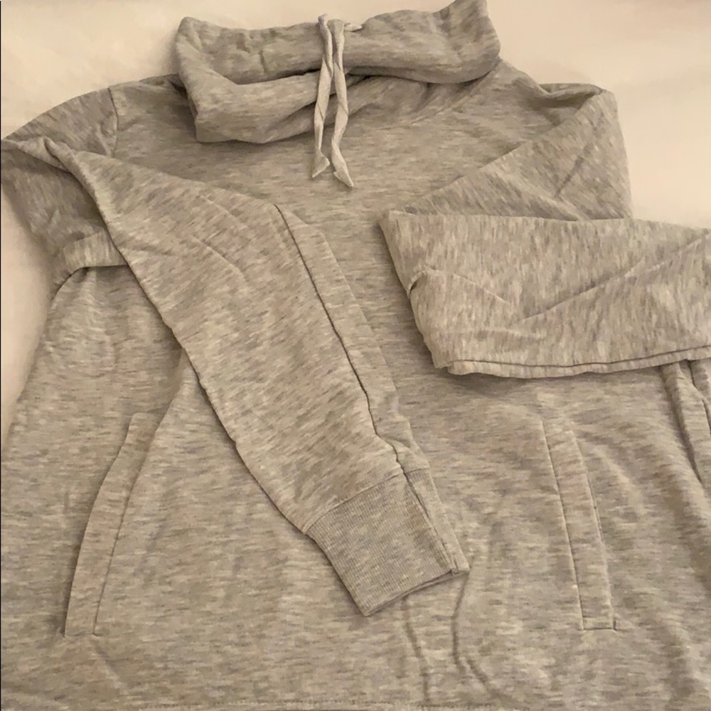 Adorable lightweight cowl neck with pockets